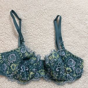 Victoria's Secret Dream Angels lace unpadded push-up bra